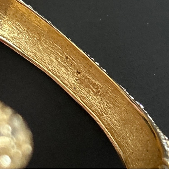 Ciner Gold & Crystal Giraffe Bracelet - Picture 11 of 11